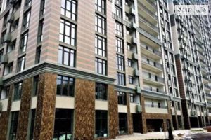Продается 5-комнатная квартира 200 кв. м в Киеве