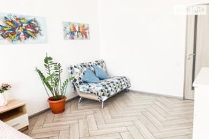 Продається 4-кімнатна квартира 120 кв. м у Одесі