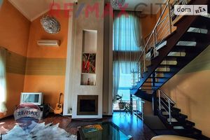 Продается дом на 2 этажа 285 кв. м с террасой