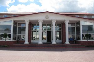 Продається готель 2500 кв. м в 3-поверховій будівлі