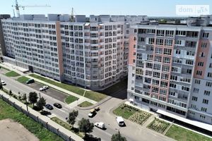 Продается 3-комнатная квартира 97.5 кв. м в Чернигове