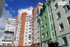 Продается 3-комнатная квартира 86 кв. м в Тернополе