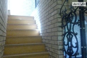 Здається в оренду офіс 100 кв. м в нежитловому приміщені в житловому будинку