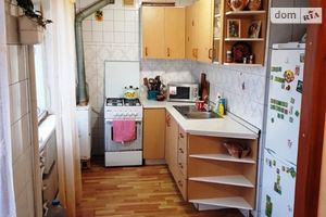 Продається 4-кімнатна квартира 63 кв. м у Дніпрі