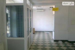 Сдается в аренду нежилое помещение в жилом доме 67 кв. м в 14-этажном здании