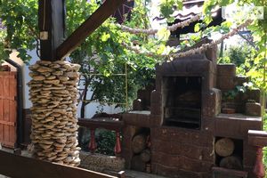 Сдается в аренду одноэтажный дом с балконом