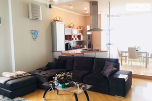 Продається 2-кімнатна квартира 123.4 кв. м у Львові