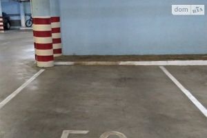Продается подземный паркинг под легковое авто на 15 кв. м