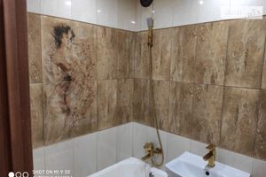 Продается 2-комнатная квартира 42 кв. м в Лугинах