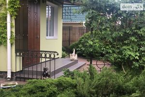 Продається будинок 3 поверховий 280 кв. м з ділянкою