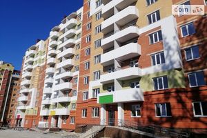 Продается 3-комнатная квартира 77.44 кв. м в Тернополе