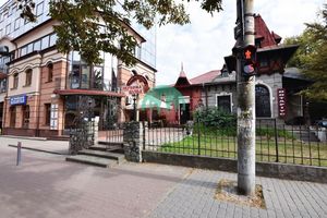 Сдается в аренду помещения свободного назначения 700 кв. м в 2-этажном здании