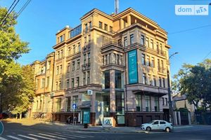 Сдается в аренду офис 200 кв. м в торгово-офисном центре