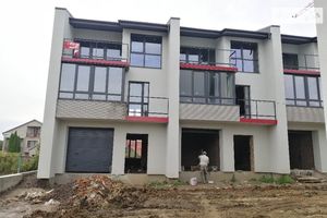 Продается дом на 3 этажа 173 кв. м с верандой