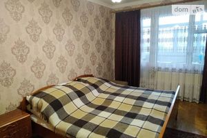 Продается 3-комнатная квартира 73 кв. м в Мукачеве