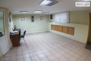 Продається офіс 88 кв. м в нежитловому приміщені в житловому будинку