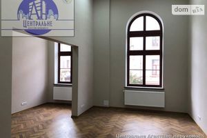 Сдается в аренду офис 40.7 кв. м в бизнес-центре