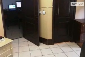 Продається приміщення вільного призначення 40 кв. м в 5-поверховій будівлі