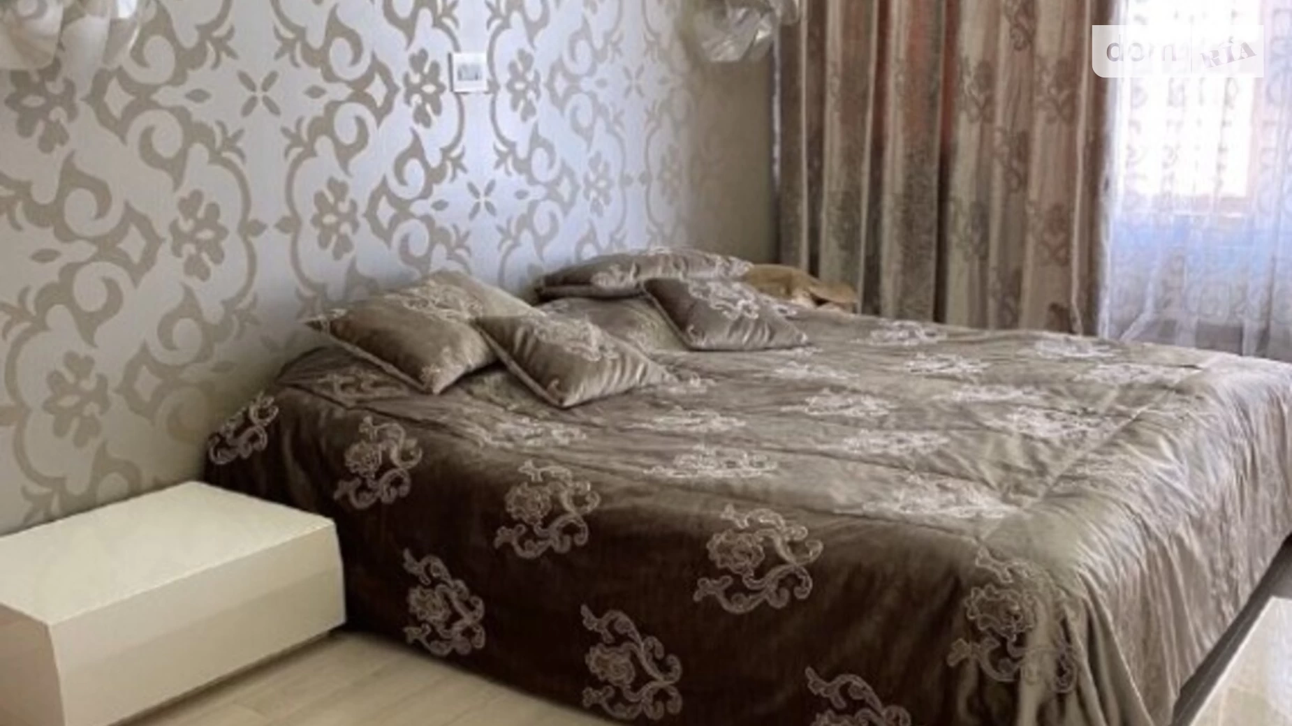 Продается 2-комнатная квартира 103 кв. м в Одессе, ул. Генуэзская, 36