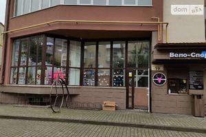 Сдается в аренду помещения свободного назначения 42 кв. м в 8-этажном здании