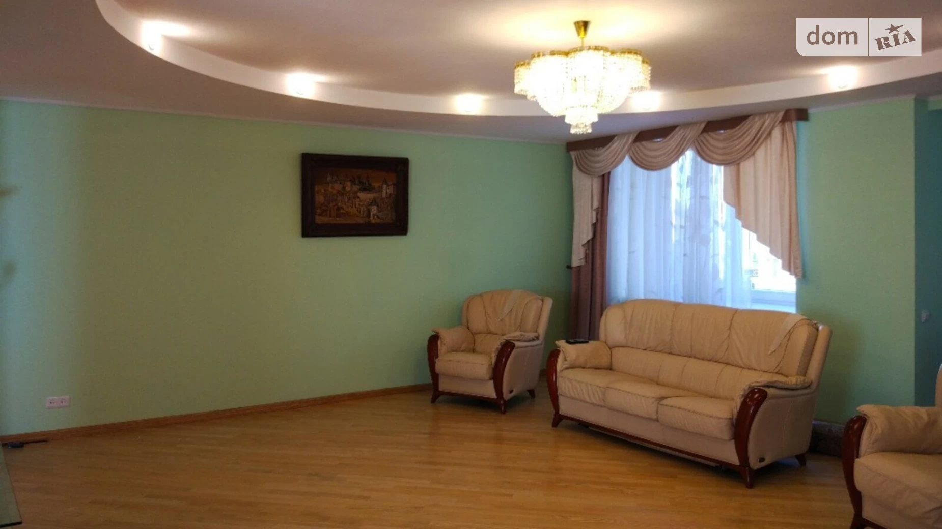 Продається 4-кімнатна квартира 165 кв. м у Києві