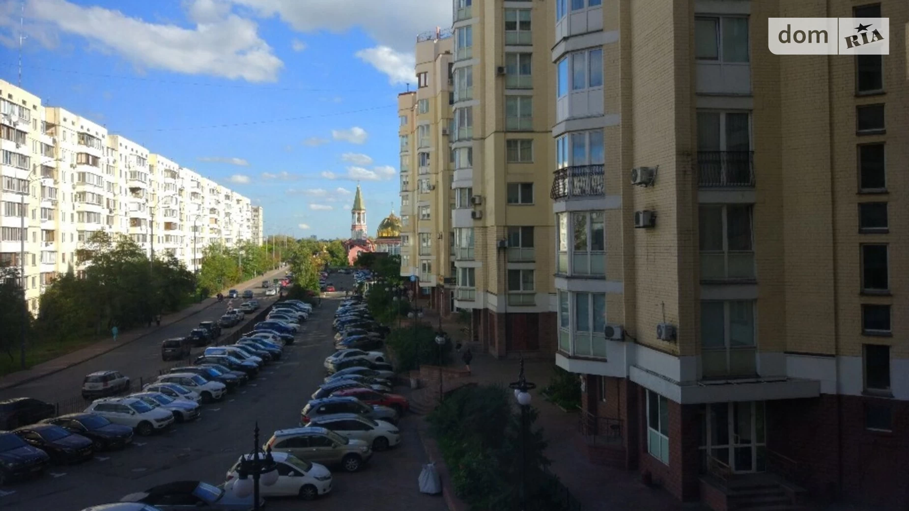 Продается 4-комнатная квартира 165 кв. м в Киеве