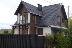 Продается дом на 2 этажа 275 кв. м с гаражом