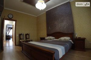 Продається 2-кімнатна квартира 71 кв. м у Одесі