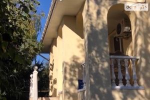 Продається будинок 2 поверховий 200 кв. м з подвалом