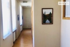 Продается 3-комнатная квартира 70 кв. м в Мукачеве