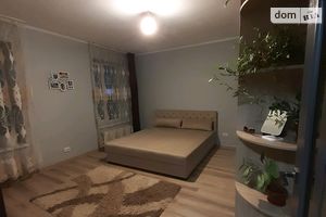 Продается 1-комнатная квартира 53 кв. м в Ужгороде