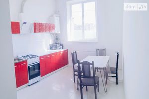 Продается 3-комнатная квартира 73 кв. м в Тернополе