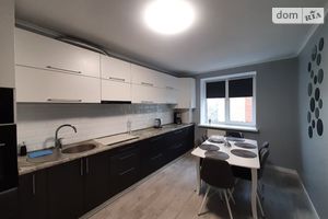 Продается 1-комнатная квартира 55 кв. м в Ивано-Франковске