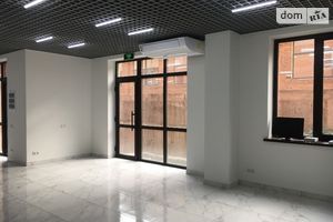 Продается офис 220 кв. м в нежилом помещении в жилом доме