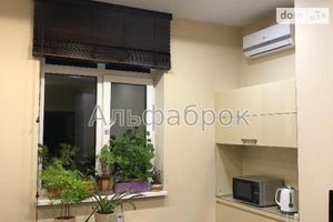 Продается 1-комнатная квартира 50 кв. м в Киеве