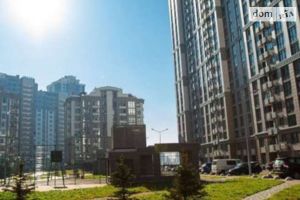 Продается 4-комнатная квартира 130 кв. м в Киеве