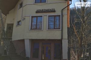 Здається в оренду нежитлове приміщення в житловому будинку 80 кв. м в 3-поверховій будівлі