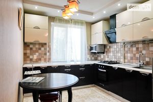 Продается 3-комнатная квартира 60 кв. м в Николаеве