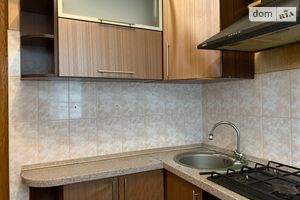 Продається 2-кімнатна квартира 44 кв. м у Києві