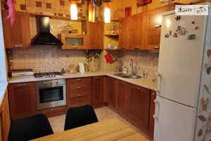 Продается 3-комнатная квартира 64 кв. м в Днепре