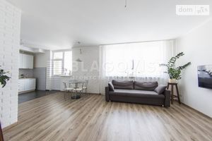 Продается 3-комнатная квартира 100 кв. м в Киеве