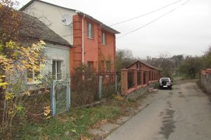 Продається частина будинку 45.3 кв. м з бесідкою