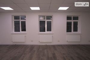 Сдается в аренду офис 50 кв. м в торгово-офисном центре
