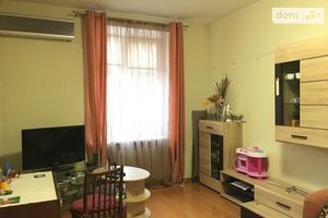 Продається 2-кімнатна квартира 61 кв. м у Одесі