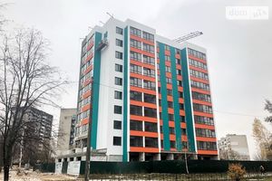 Продается 3-комнатная квартира 81.3 кв. м в Чернигове