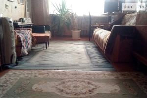Продается 3-комнатная квартира 75.2 кв. м в Черновцах