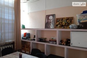 Продается 3-комнатная квартира 68 кв. м в Днепре