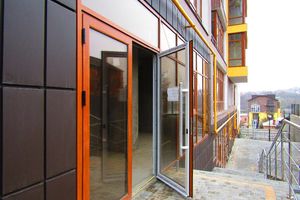 Продается нежилое помещение в жилом доме 124 кв. м в 12-этажном здании