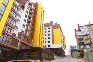 Продається приміщення вільного призначення 124 кв. м в 12-поверховій будівлі