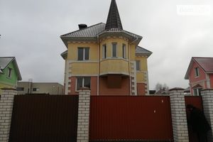 Продається будинок 2 поверховий 220 кв. м з каміном
